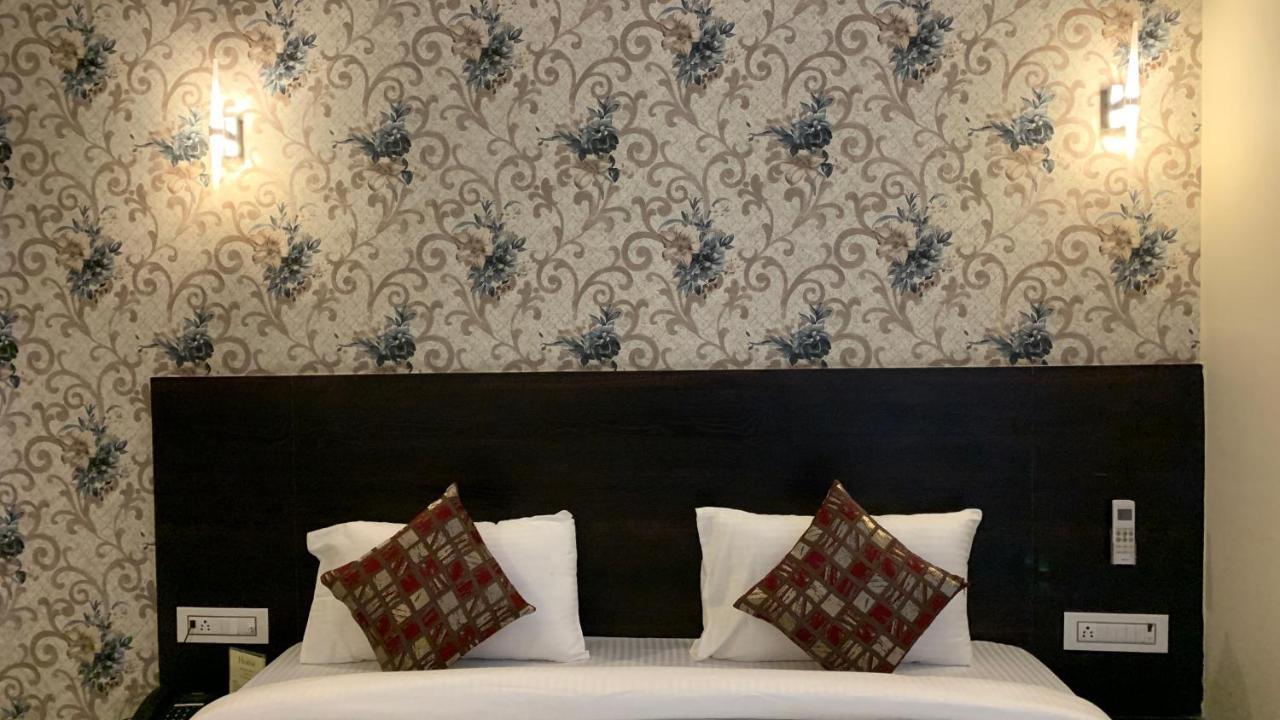 Hotel Singh'S By Wb Inn, Vashi, 나비뭄바이 외부 사진