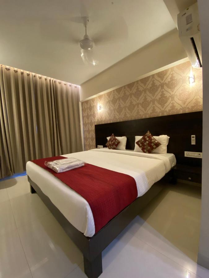 Hotel Singh'S By Wb Inn, Vashi, 나비뭄바이 외부 사진