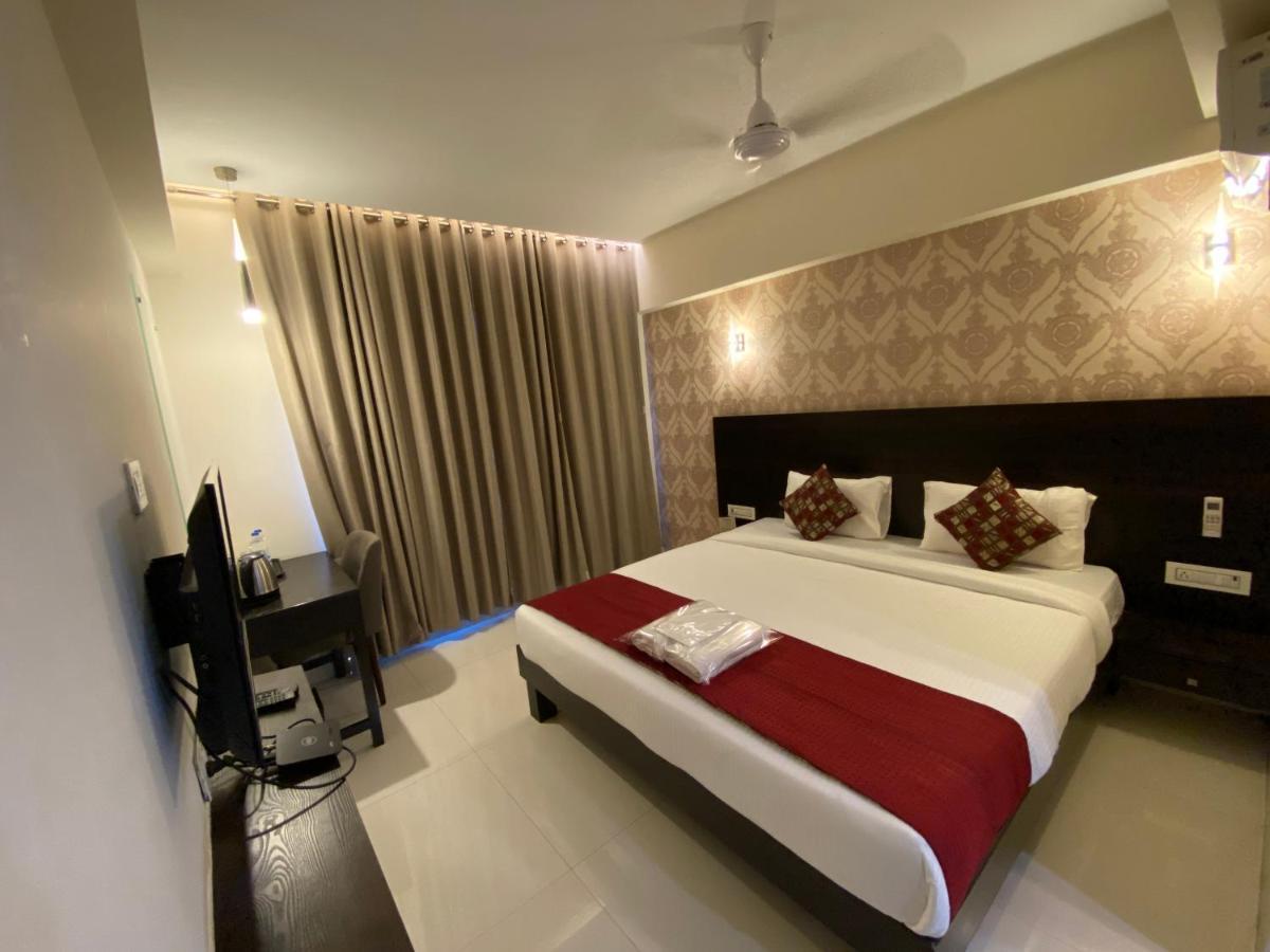 Hotel Singh'S By Wb Inn, Vashi, 나비뭄바이 외부 사진