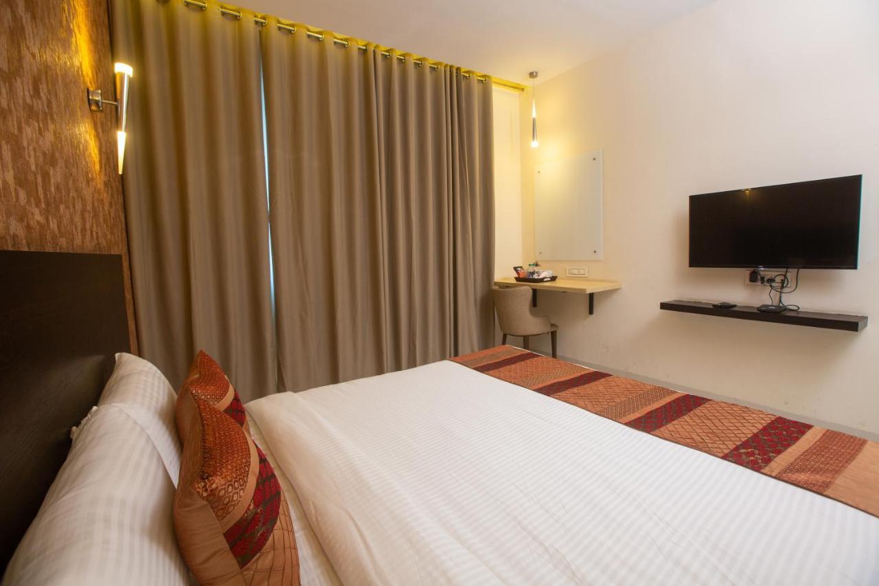 Hotel Singh'S By Wb Inn, Vashi, 나비뭄바이 외부 사진