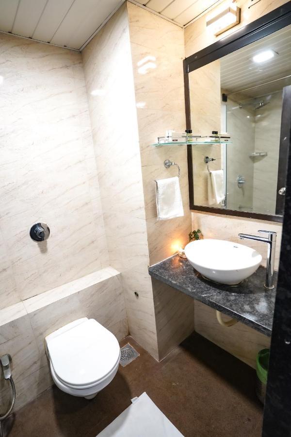 Hotel Singh'S By Wb Inn, Vashi, 나비뭄바이 외부 사진